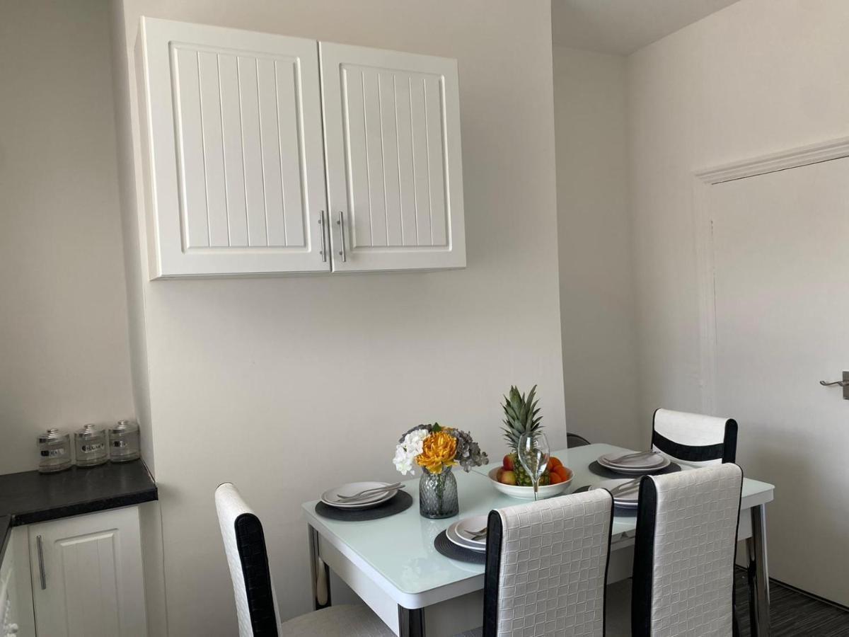 Cosy Cheerful 2 Bedrooms Near Piccadilly, Etihad Stadium Sleeps Up To 5 Manchester Exteriér fotografie