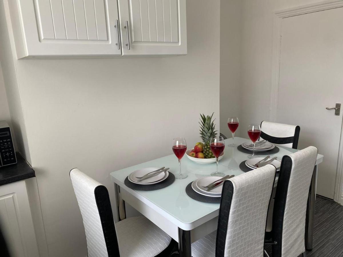 Cosy Cheerful 2 Bedrooms Near Piccadilly, Etihad Stadium Sleeps Up To 5 Manchester Exteriér fotografie
